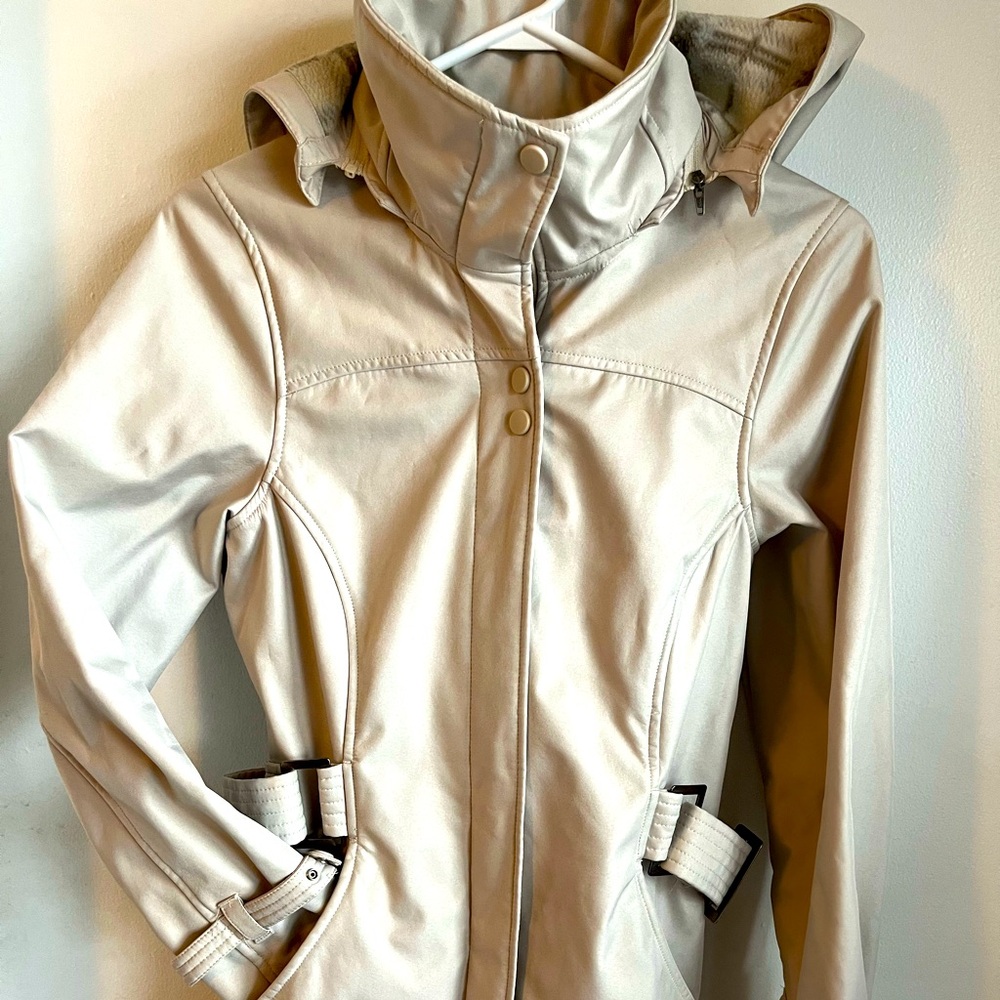 Size xs fabulous cream coloured windbreaker jacket